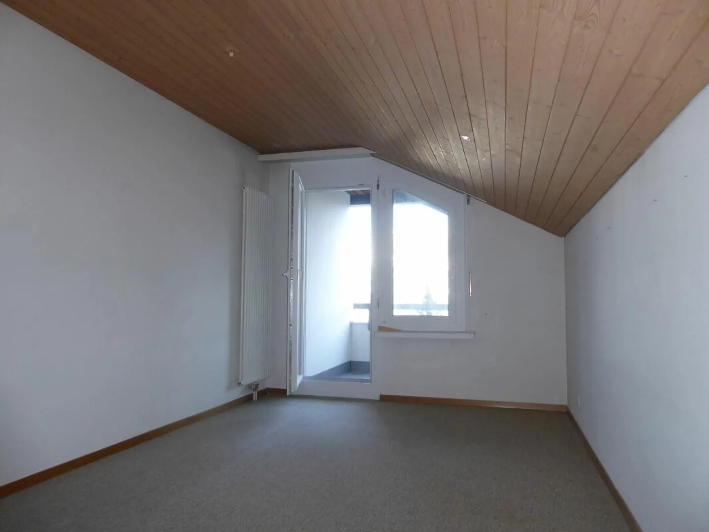 Appartement de vacances 2 pièces avec balcon et place de parking souterrain - Photo 11 sur 17