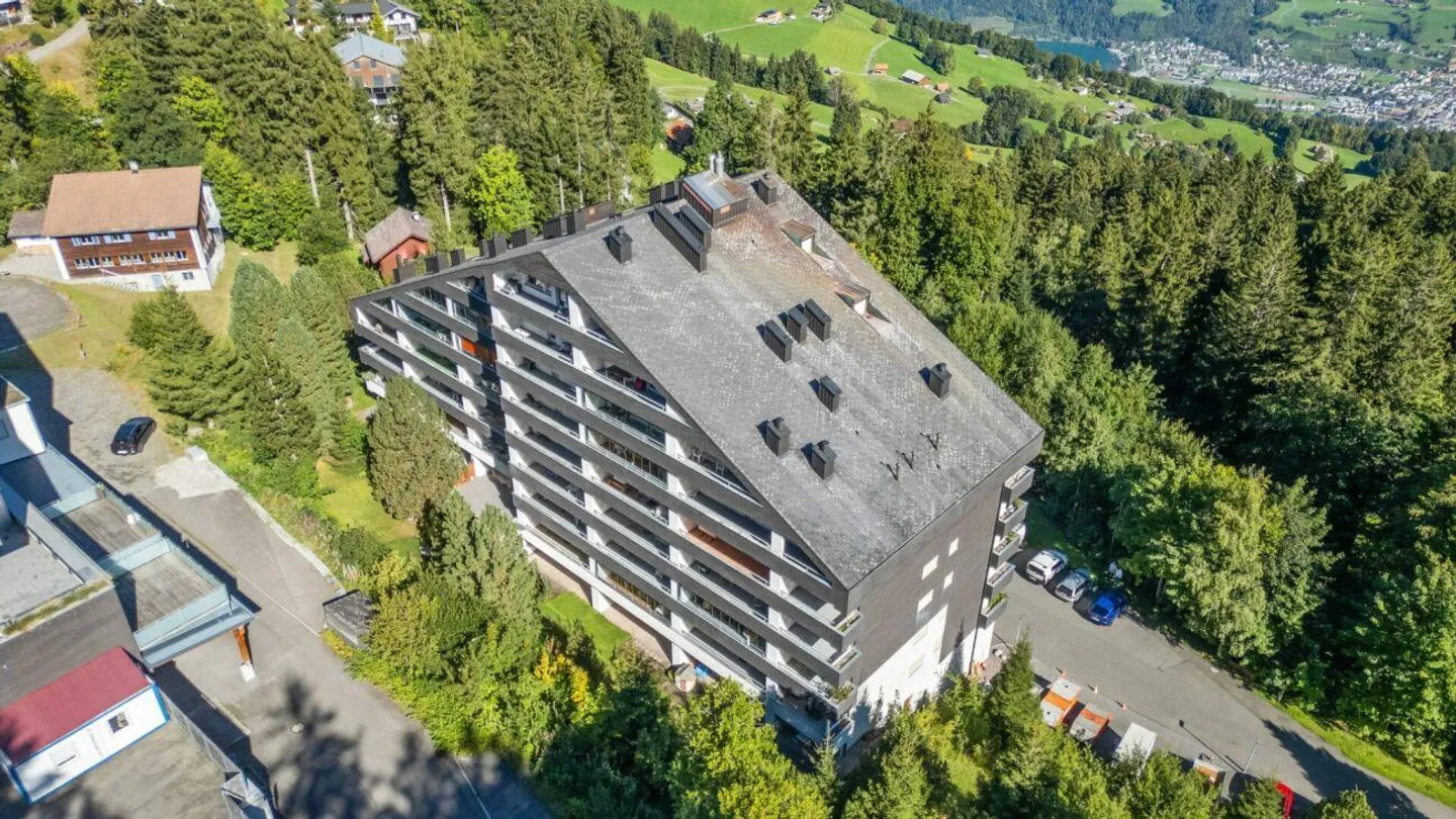 Appartement de vacances 2 pièces avec balcon et place de parking souterrain - Photo 14 sur 17