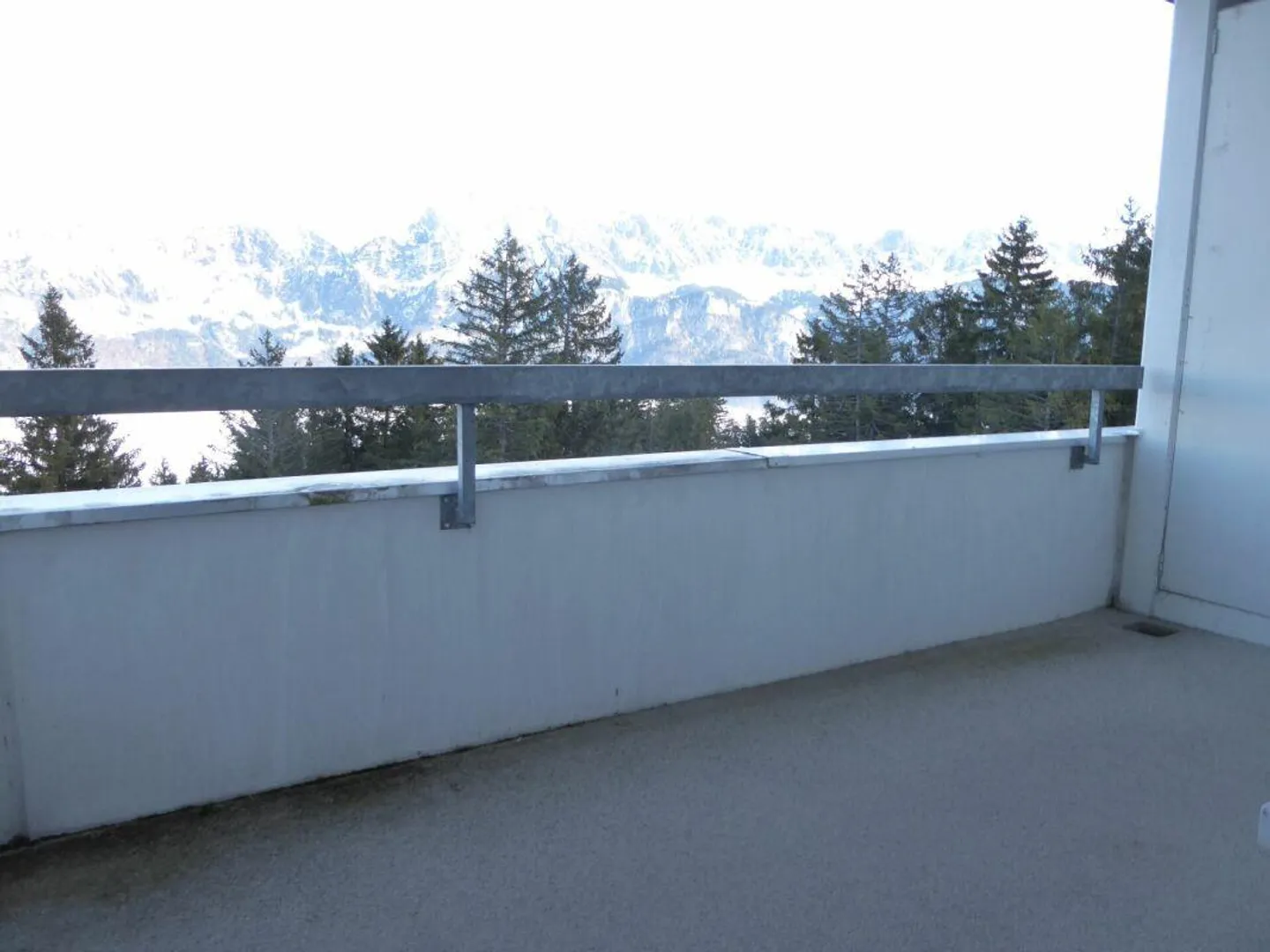 Appartement de vacances 2 pièces avec balcon et place de parking souterrain - Photo 8 sur 17