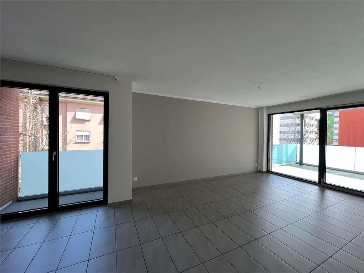 Lugano geräumige 2.5 Zimmer mit Terrasse - Foto 3 von 8