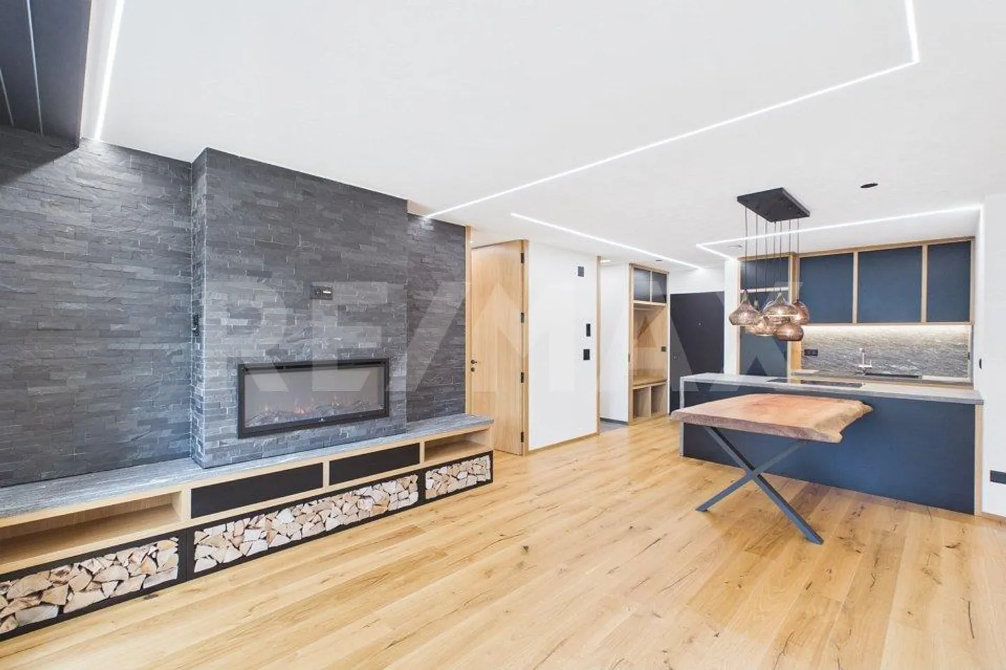 Alpiner Wohntraum: Stilvoll renovierte 2.5-Zimmerwohnung mit Balkon - Foto 10 di 13