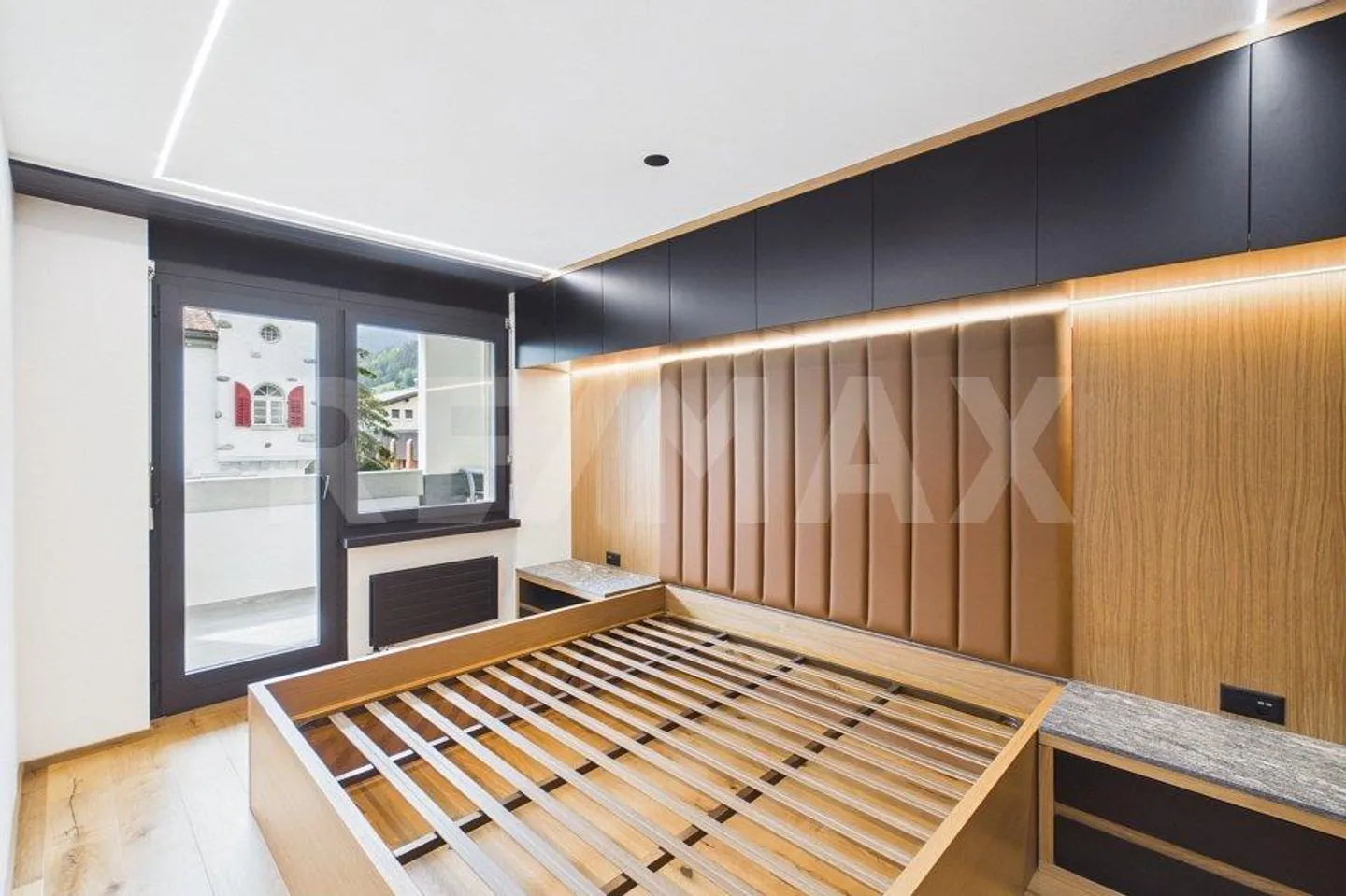 Alpiner Wohntraum: Stilvoll renovierte 2.5-Zimmerwohnung mit Balkon - Foto 12 di 13