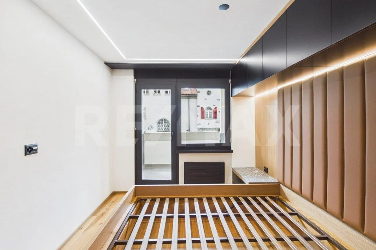 Alpiner Wohntraum: Stilvoll renovierte 2.5-Zimmerwohnung mit Balkon - Foto 13 di 13