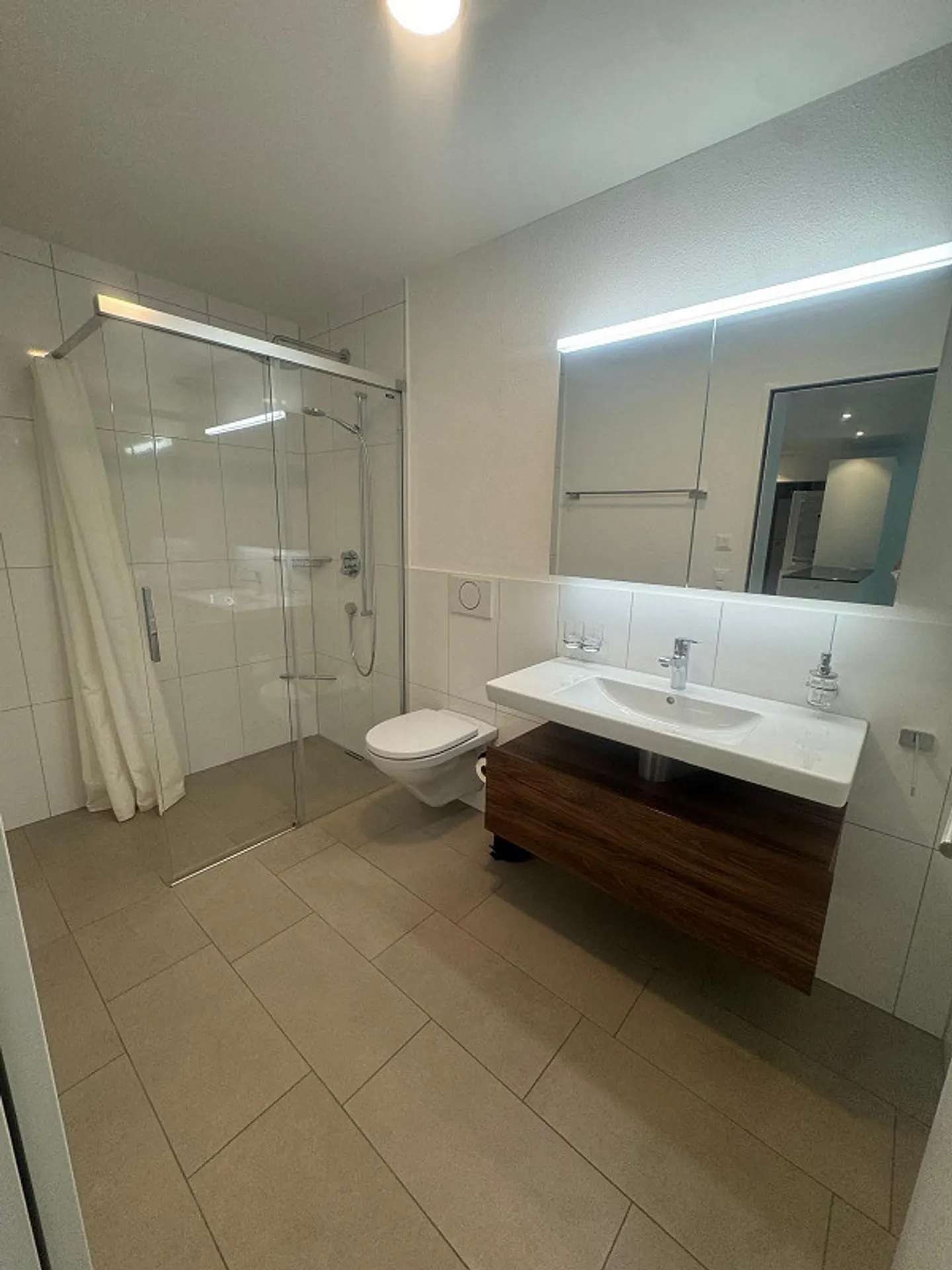 Unique Opportunity: 2.5 Room Apartment with Rigi View in Goldau - Photo 4 of 9
