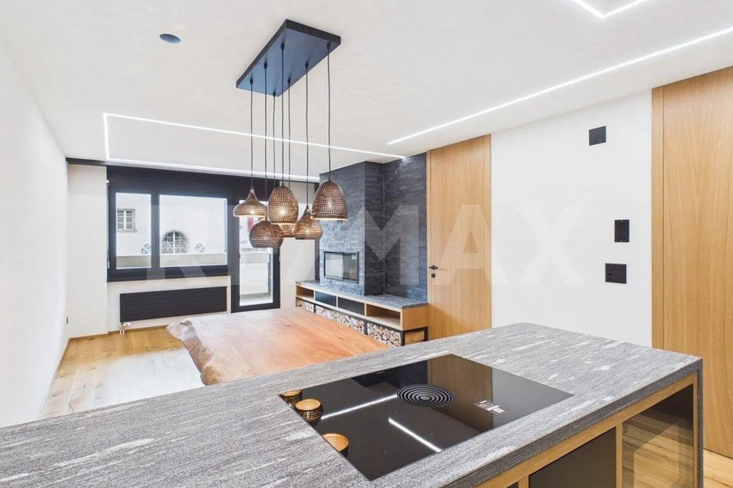 Alpiner Wohntraum: Stilvoll renovierte 2.5-Zimmerwohnung mit Balkon - Foto 1 di 13