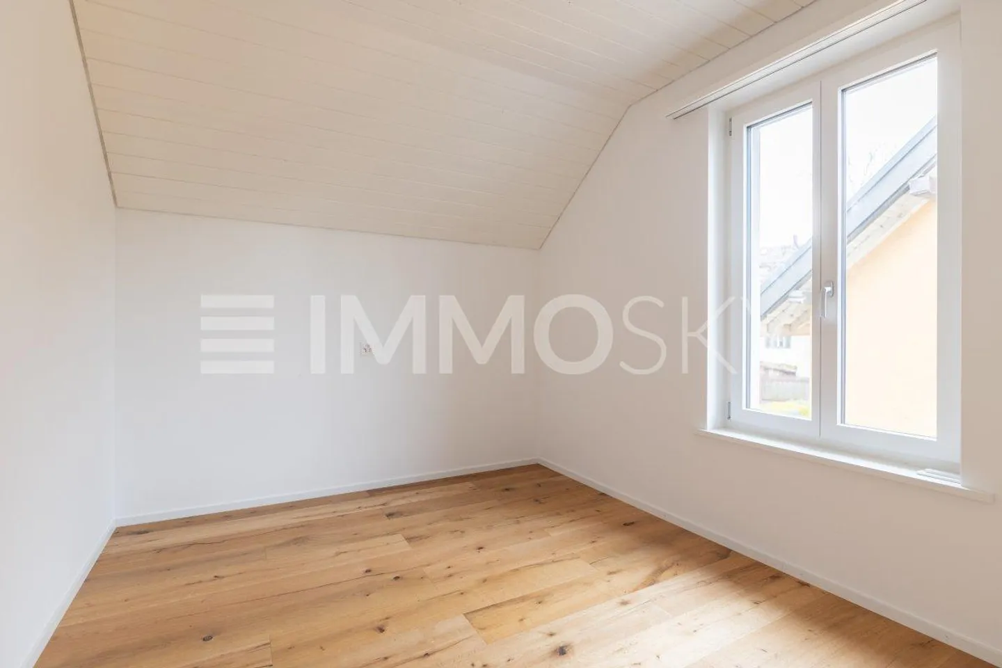 Residential Gem with Garden and Potential - Photo 4 of 5