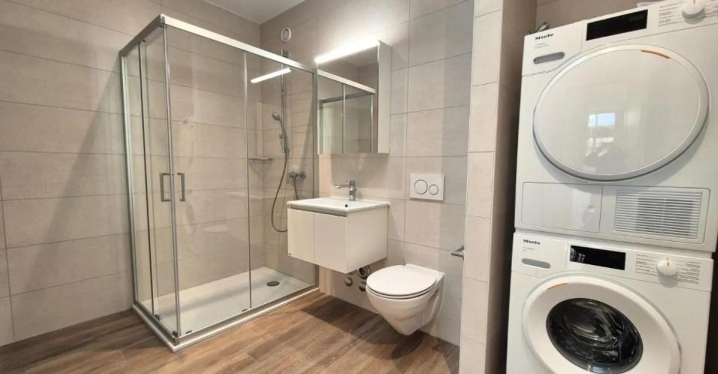 Berges 2 - 2.5 room apartment on the top floor - Photo 6 of 8