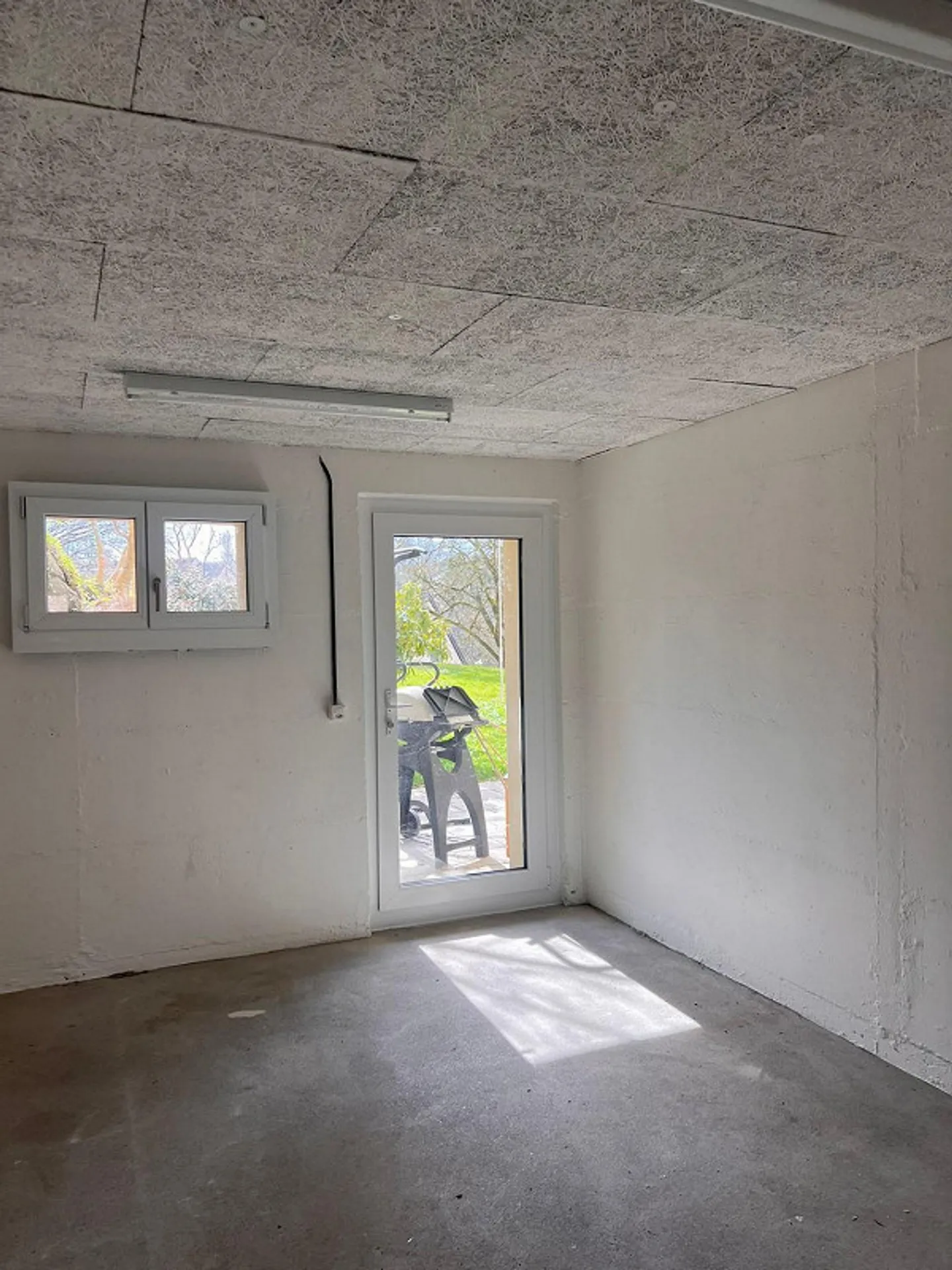 Chambres de loisirs / bricolage chauffées dans un bâtiment moderne à louer - Photo 6 sur 10