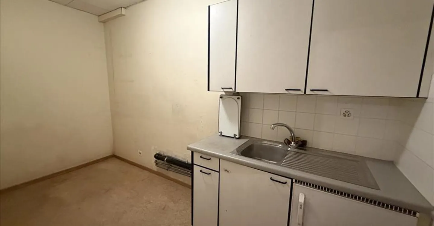 Bureau à louer - Photo 2 sur 10