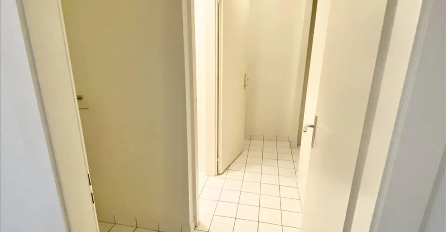 Immeuble mixte à louer - Photo 2 sur 13