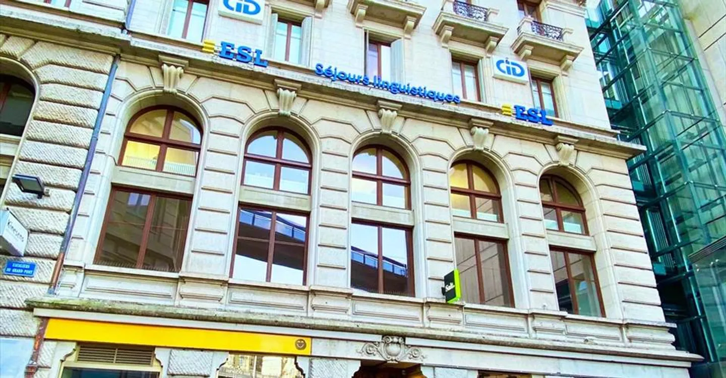 Immeuble mixte à louer - Photo 3 sur 13