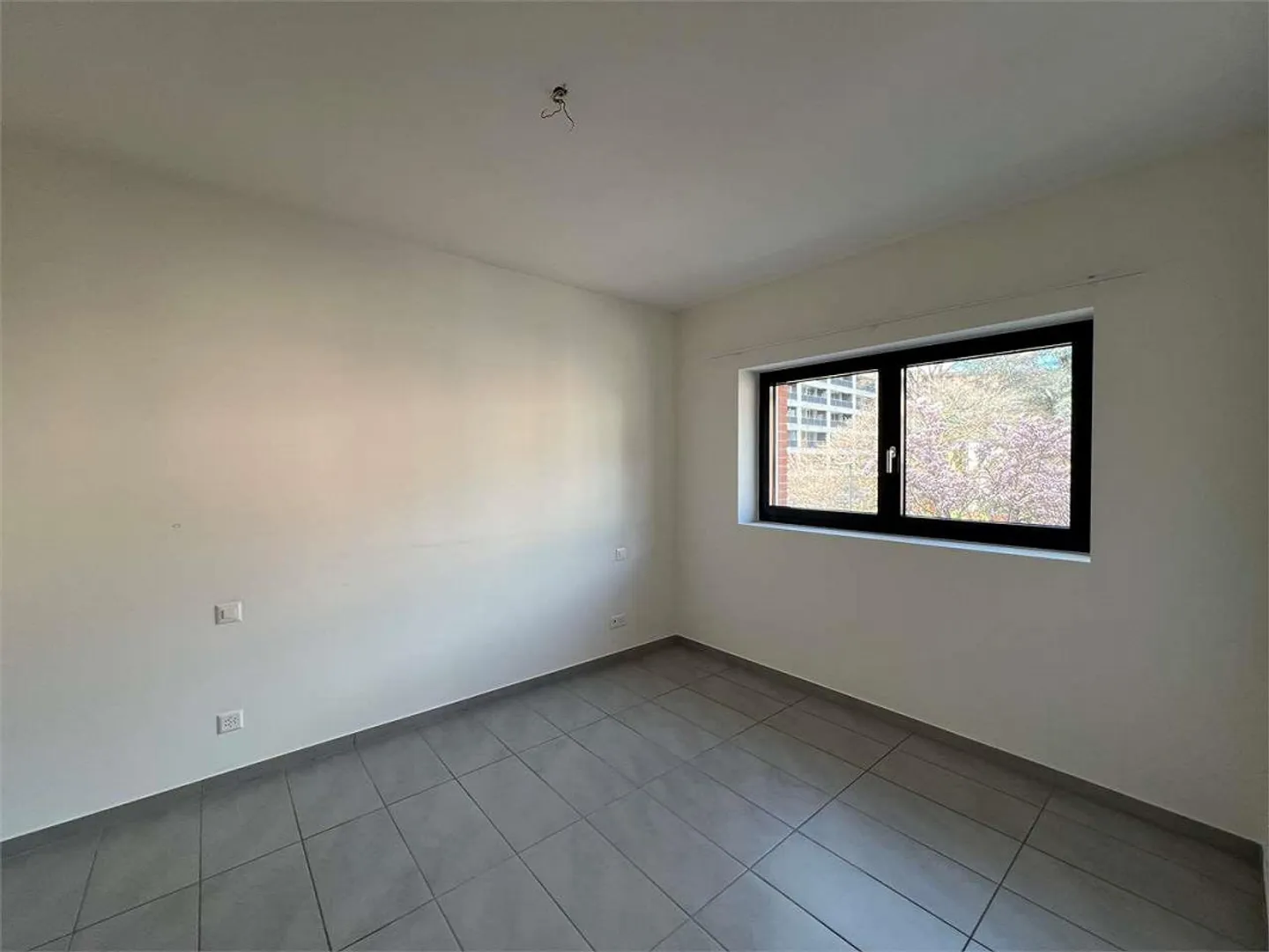 Lugano geräumige 2.5 Zimmer mit Terrasse - Foto 6 von 8