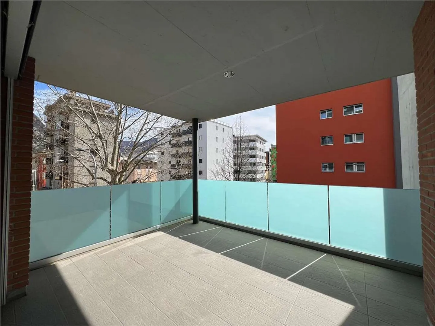 Lugano geräumige 2.5 Zimmer mit Terrasse - Foto 8 von 8
