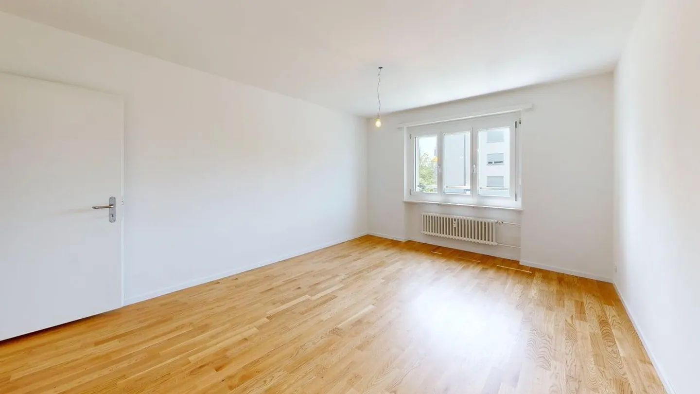 Central Location, Fresh Renovation, High Living Comfort - FRESHLY RENOVATED! - Photo 6 of 8
