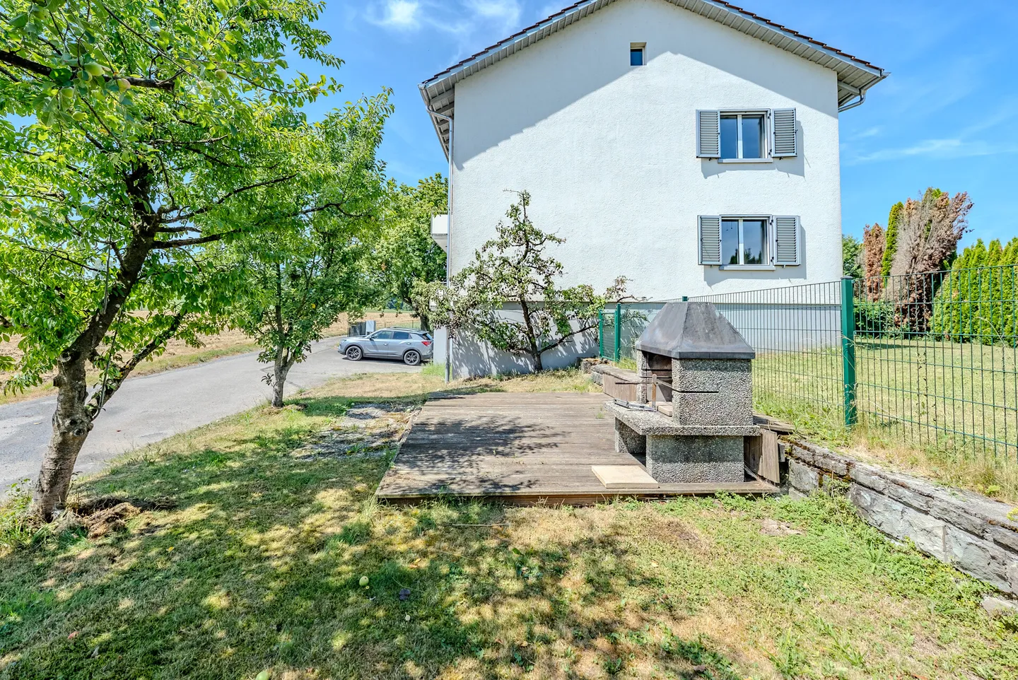 Vielseitiges Zweifamilienhaus - Foto 2 von 21