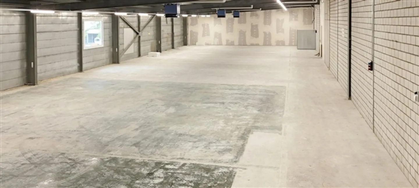 Espace de stockage polyvalent à Münsingen 536m2 - Photo 1 sur 4