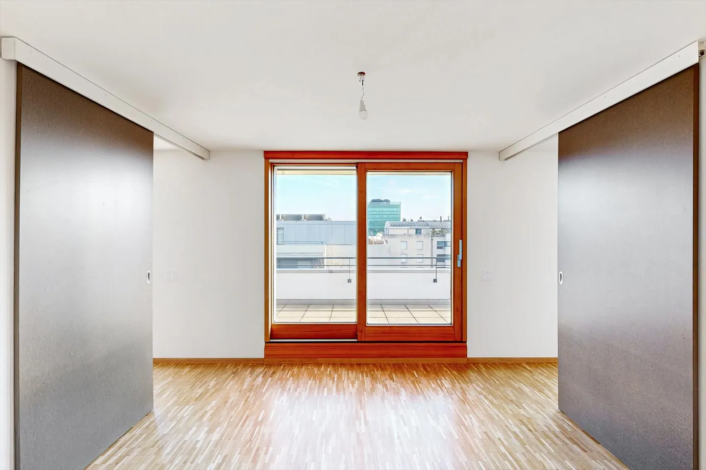 Goditi una splendida terrazza d'angolo in un'area residenziale - Foto 7 di 13