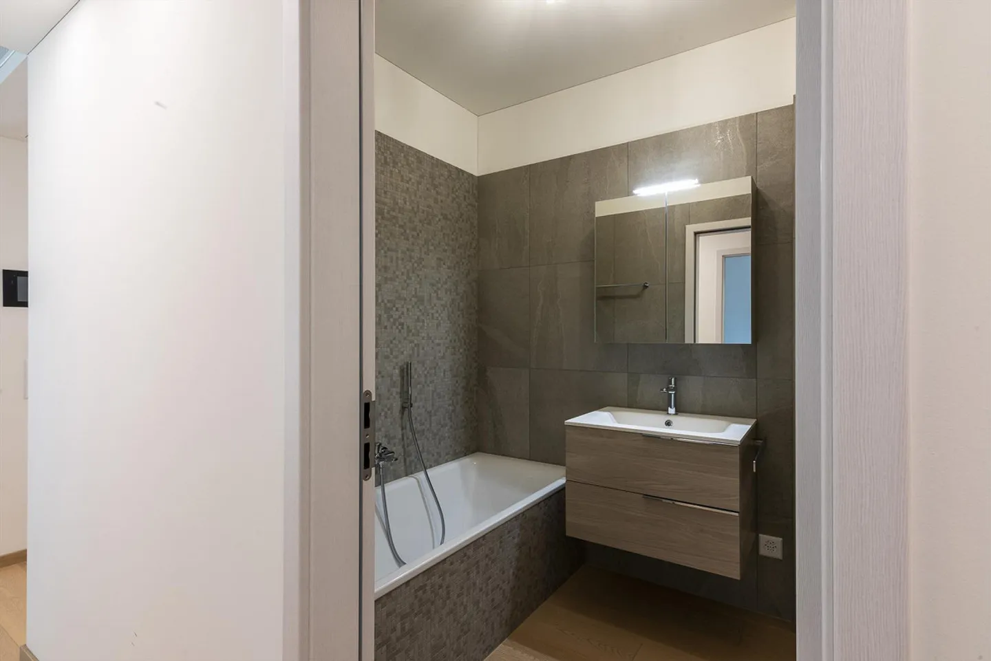 Lugano - Montagnola - 3.5 Rooms with Lake View - Photo 15 of 23