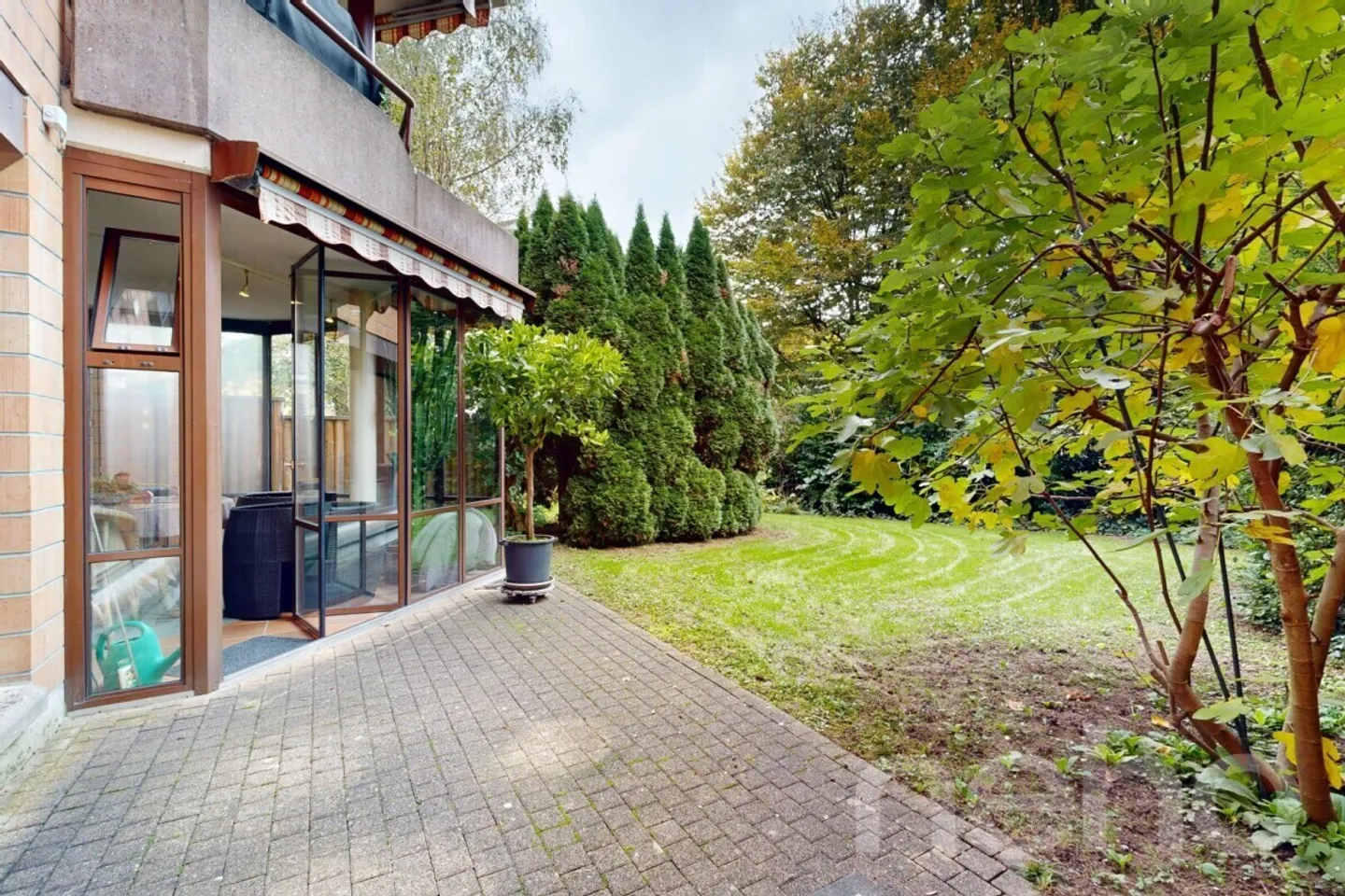 Garden apartment with winter garden and craft room in a central location - Photo 3 of 12