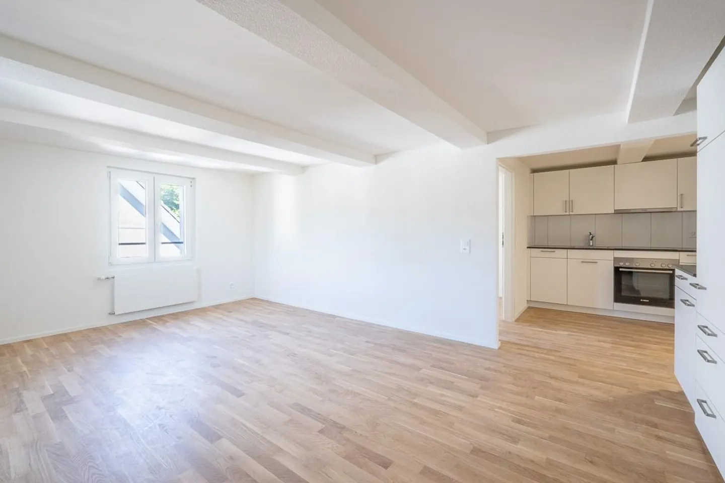 Casa multifamiliare recentemente ristrutturata con 10 unità - Foto 5 di 8