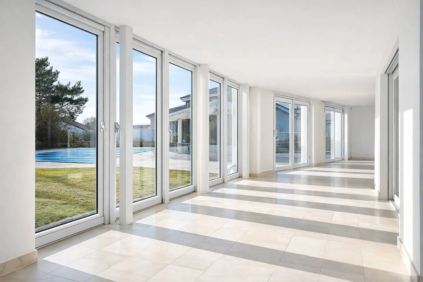 Villa of Exception: two adjoining apartments at the ISL - Photo 3 of 13