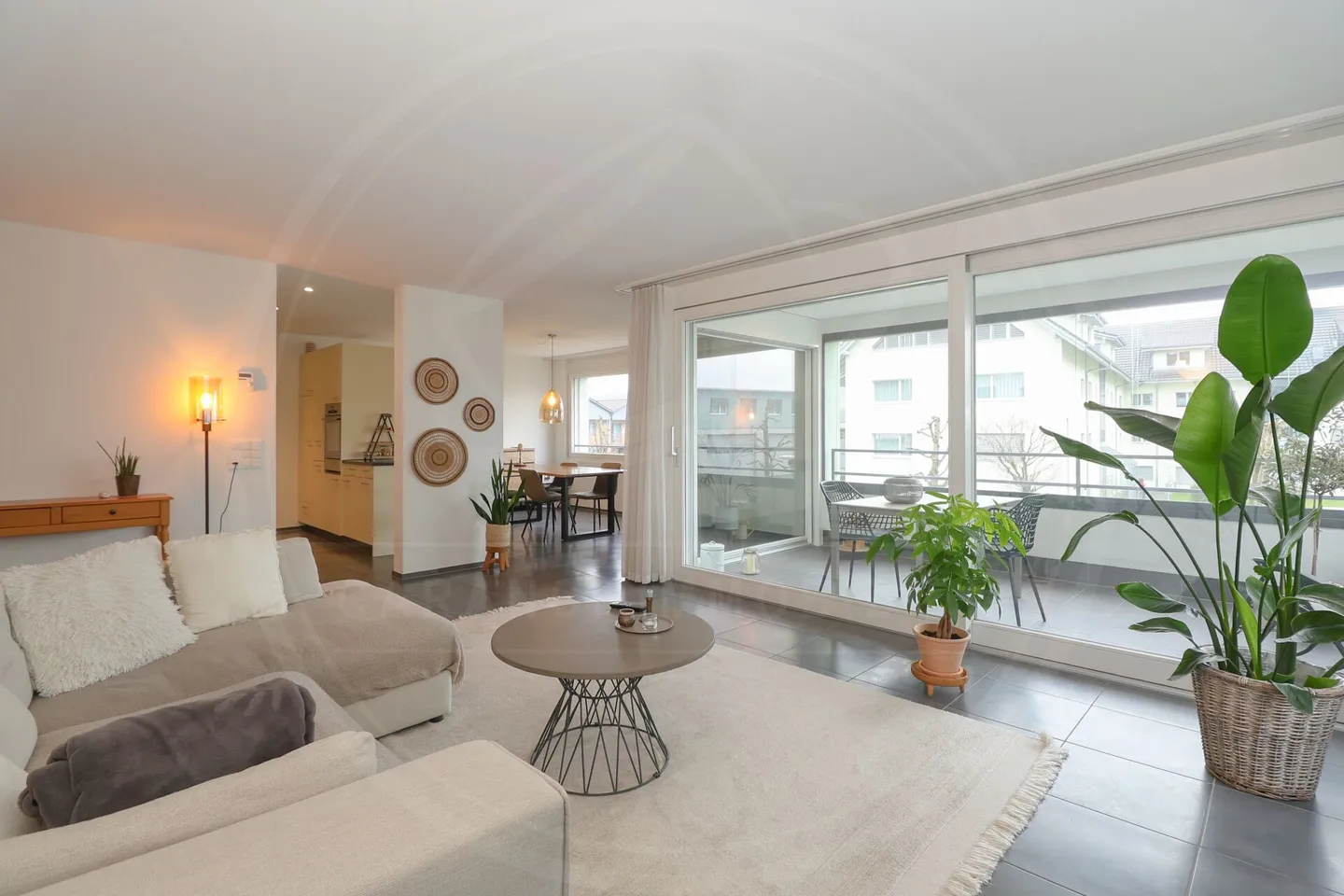RÉSERVÉ - Appartement 3½ pièces élégant avec un agencement généreux à Seengen - Photo 2 sur 14