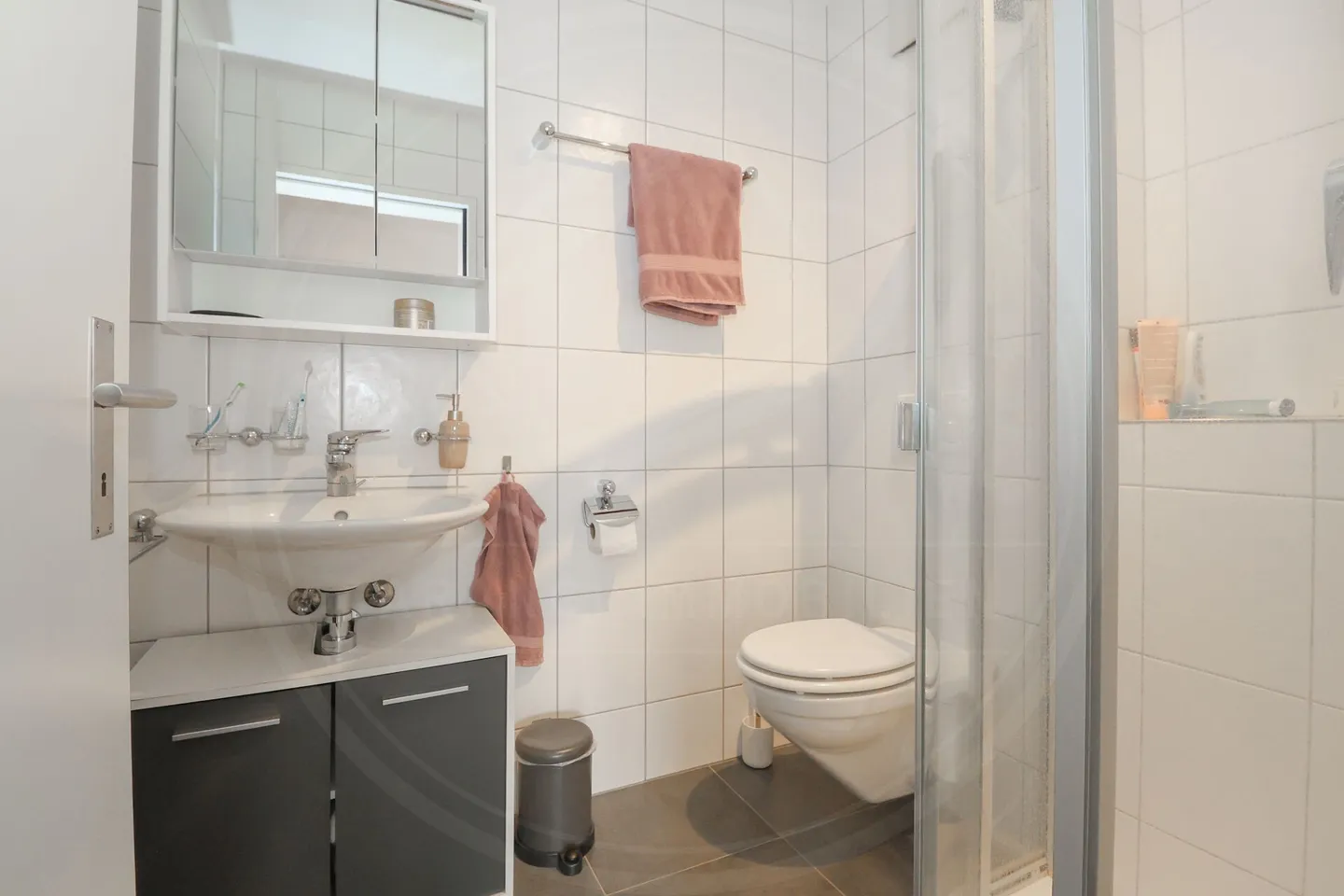 RÉSERVÉ - Appartement 3½ pièces élégant avec un agencement généreux à Seengen - Photo 10 sur 14