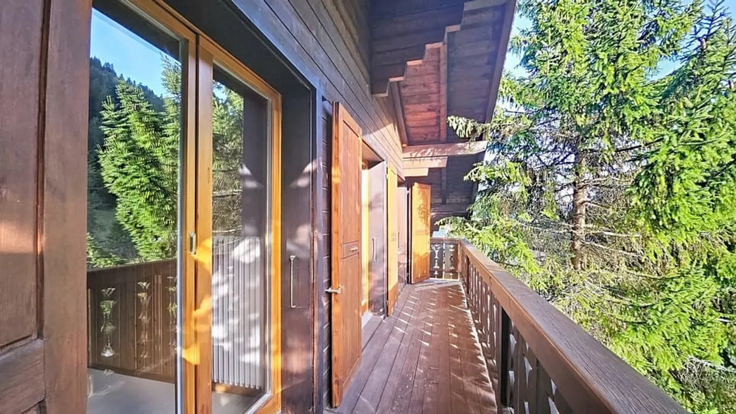 STILE DI VITA ALPINO - MENO DI UN MILIONE - CHALET RARO - STRANIERI BENVENUTI - Foto 7 di 8