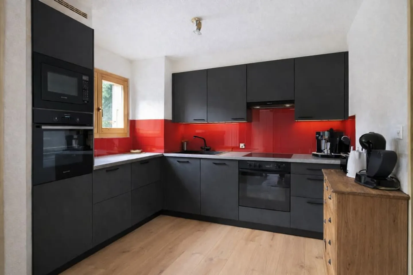 STILE DI VITA ALPINO - MENO DI UN MILIONE - CHALET RARO - STRANIERI BENVENUTI - Foto 4 di 8