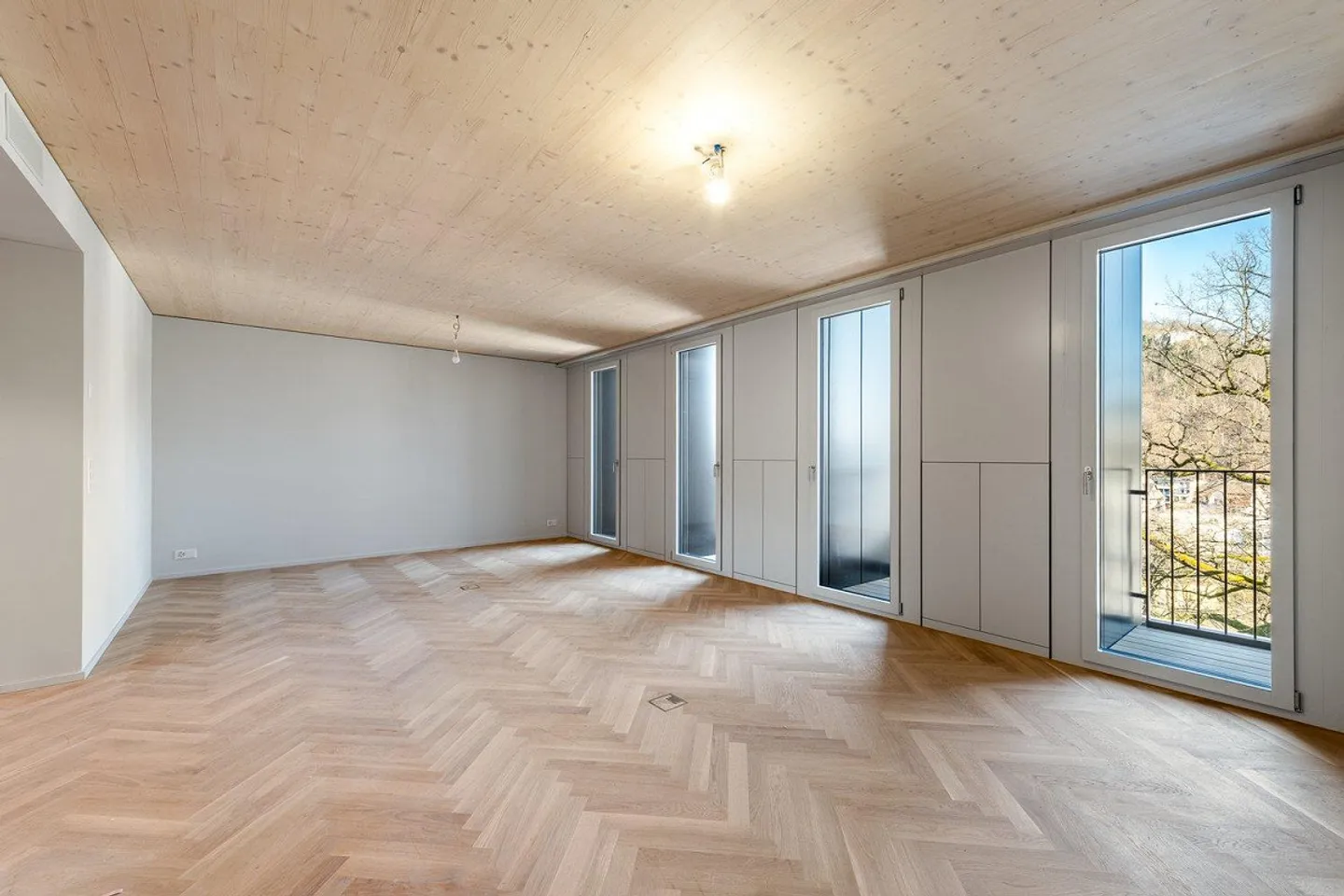 Old Town Charm & New Build Comfort: Your New Office Premises - Photo 2 of 8