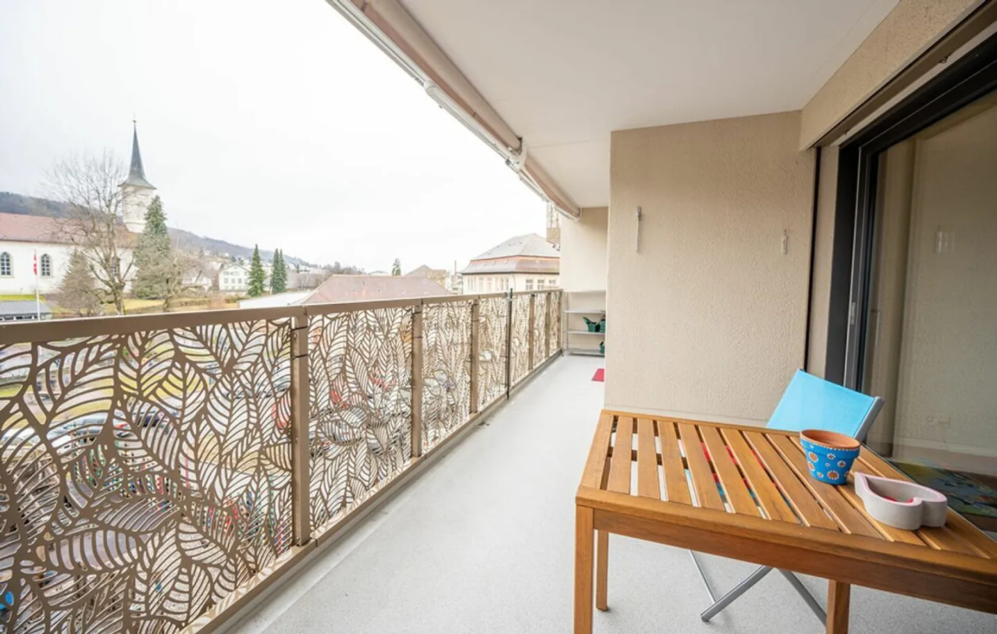 Modern 3.5-room condominium in a family-friendly location - Photo 2 of 13