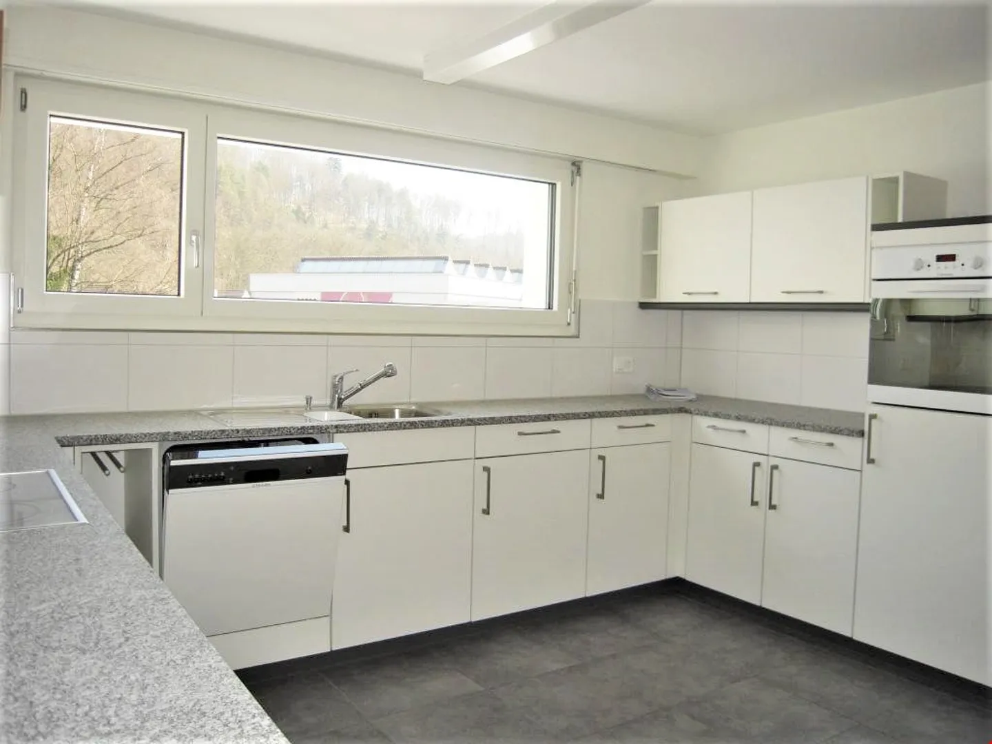 Appartamento attico di 5,5 stanze con vista mozzafiato - Foto 5 di 13