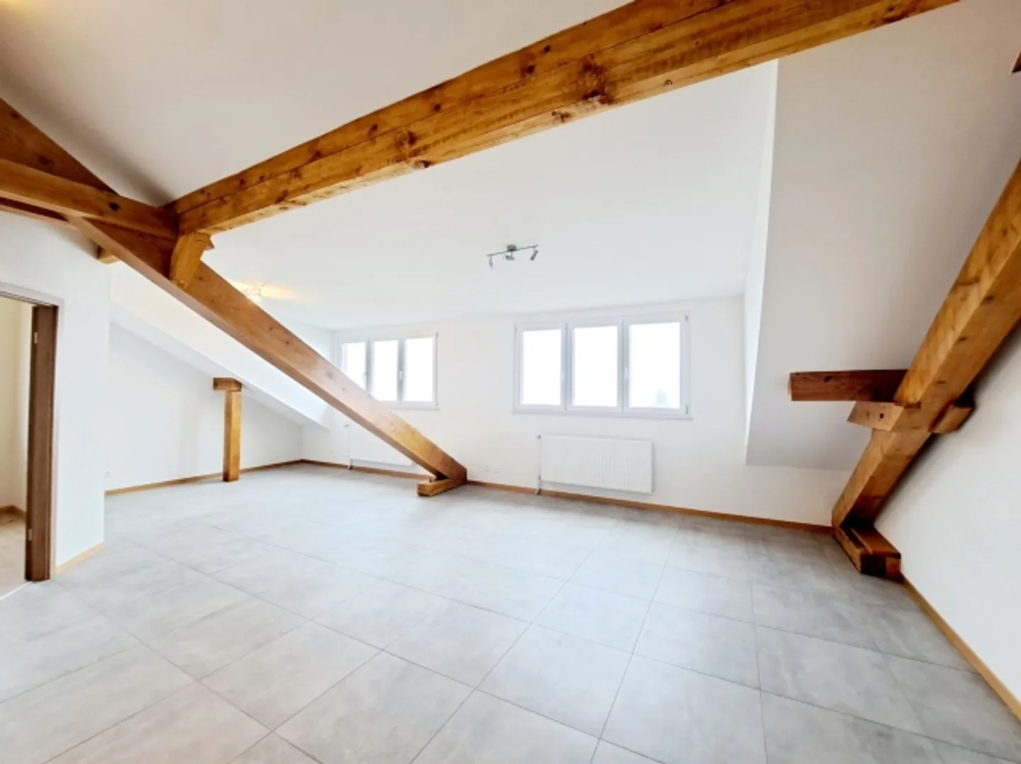 CHASSERON 24, New 2.5 Room Apartment with Exposed Beams - Photo 2 of 7