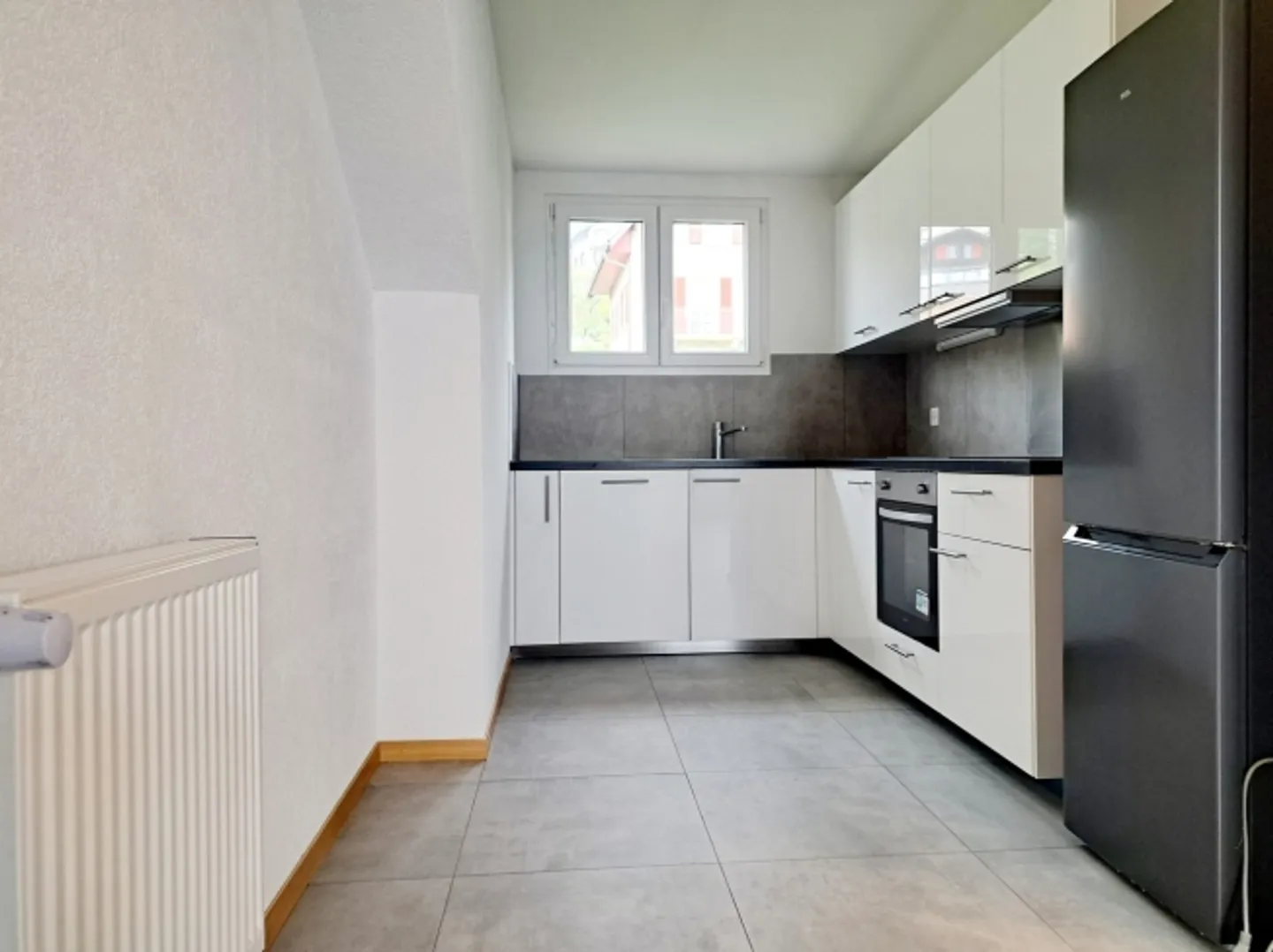 CHASSERON 24, New 2.5 Room Apartment with Exposed Beams - Photo 4 of 7