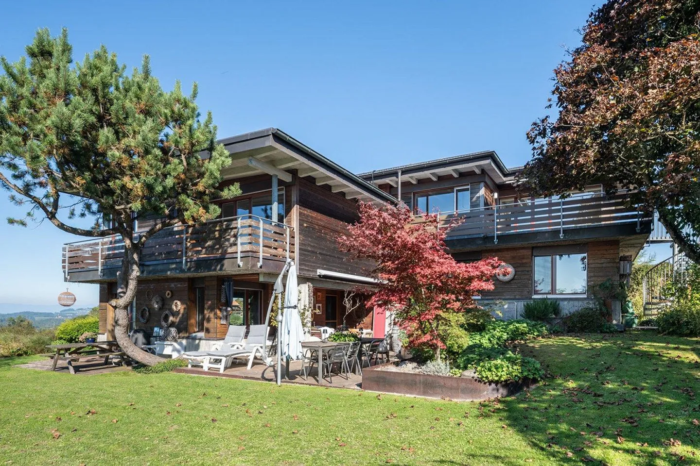 Appartement 5.5 pièces fraîchement rénové avec panorama, terrasse sur le toit & B... - Photo 1 sur 13