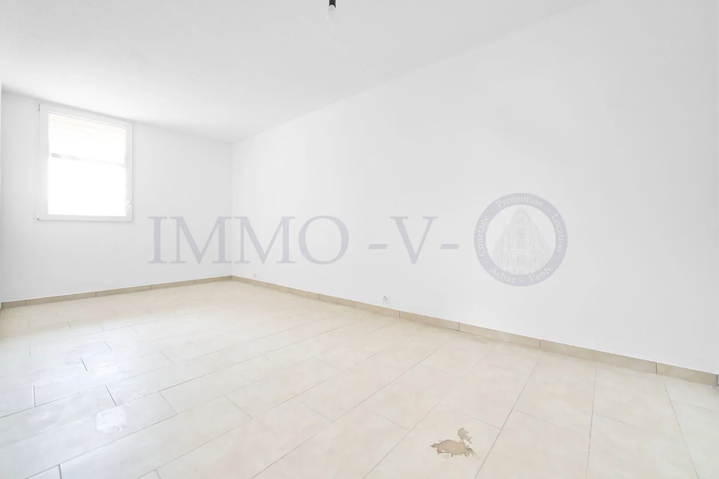 Duplex spacieux avec terrasse - Photo 7 sur 9