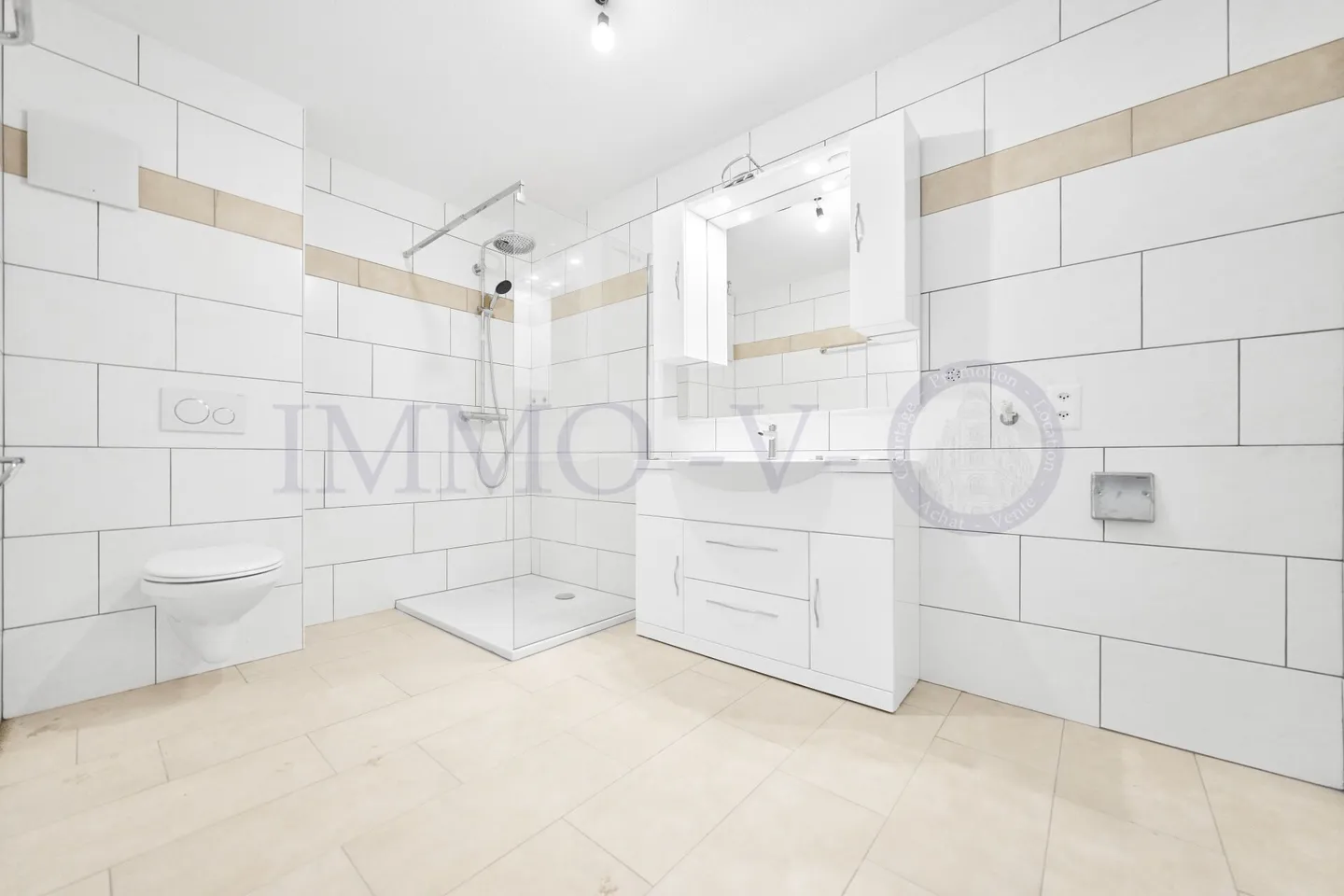 Duplex spacieux avec terrasse - Photo 8 sur 9