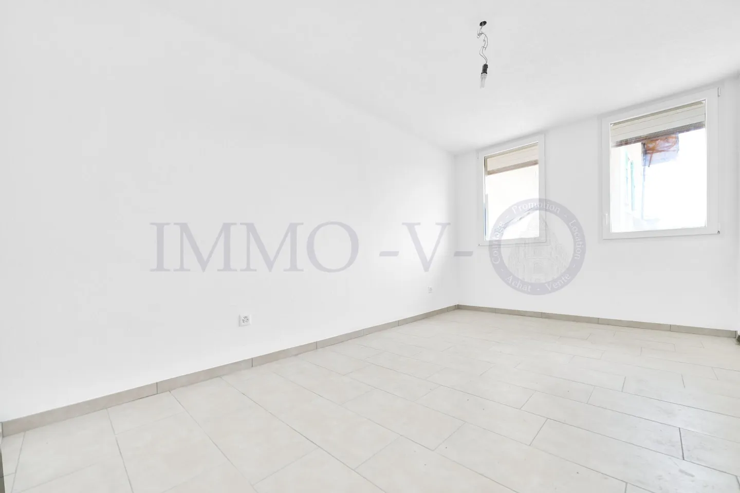 Duplex spacieux avec terrasse - Photo 5 sur 9