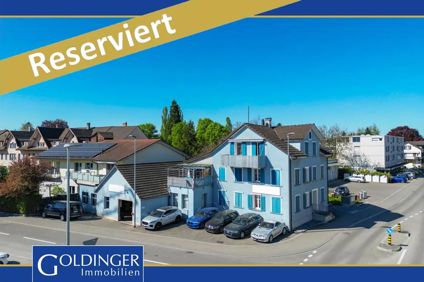 Maison multifamiliale avec atelier automobile dans un emplacement central - Photo 1 sur 7