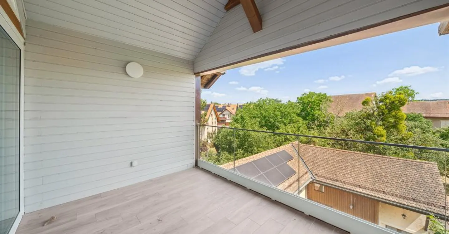 198 m2 Apartment with Balcony and Two Outdoor Parking Spaces - Photo 8 of 12