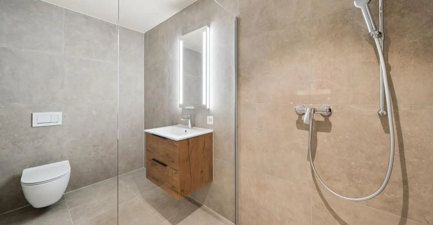 198 m2 Apartment with Balcony and Two Outdoor Parking Spaces - Photo 9 of 12