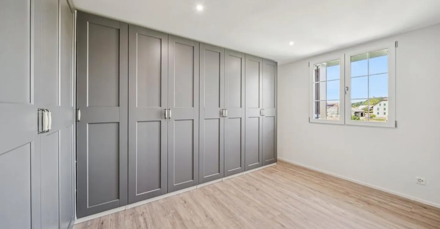 198 m2 Apartment with Balcony and Two Outdoor Parking Spaces - Photo 12 of 12