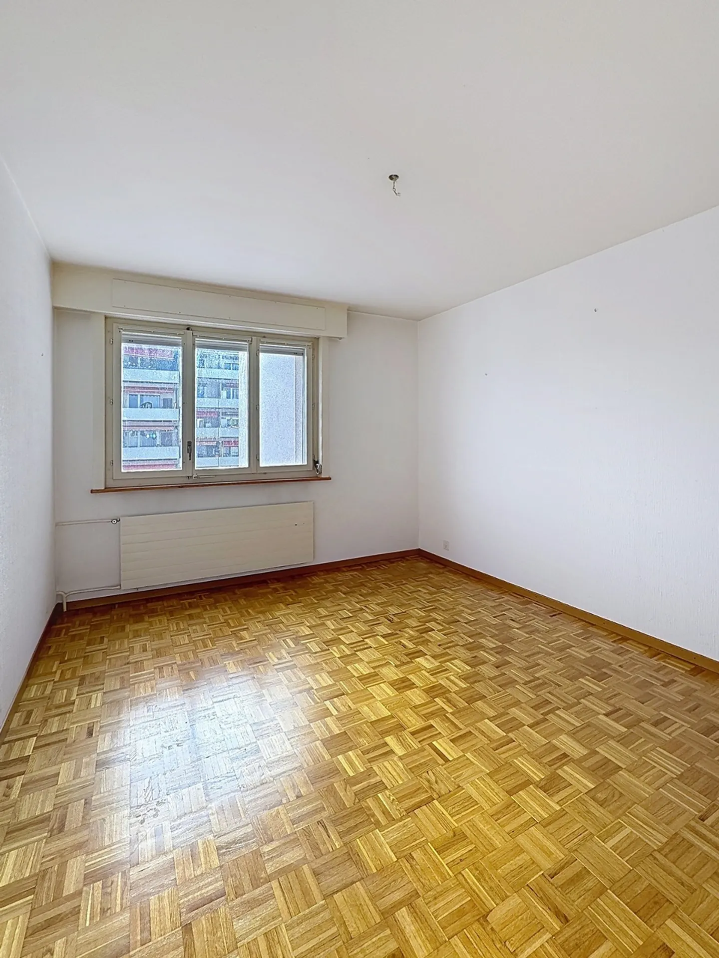 Schöne 4-Zimmer-Wohnung mit atemberaubendem, freiem Blick - Foto 5 von 15