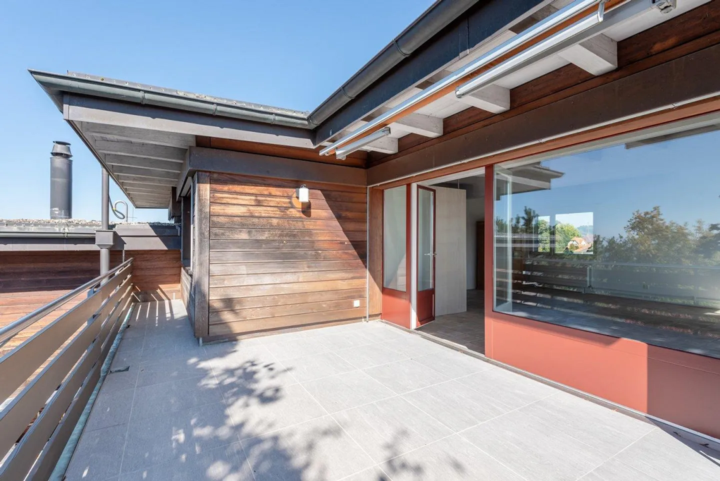 Appartement 5.5 pièces fraîchement rénové avec panorama, terrasse sur le toit & B... - Photo 13 sur 13