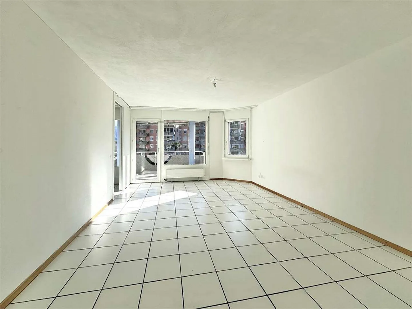Bright 2.5-room apartment in Breganzona - Photo 2 of 5