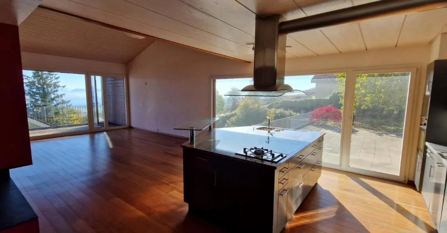 Modern 7-Room Villa with Exceptional View in Arzier-Le Muids - Photo 3 of 8