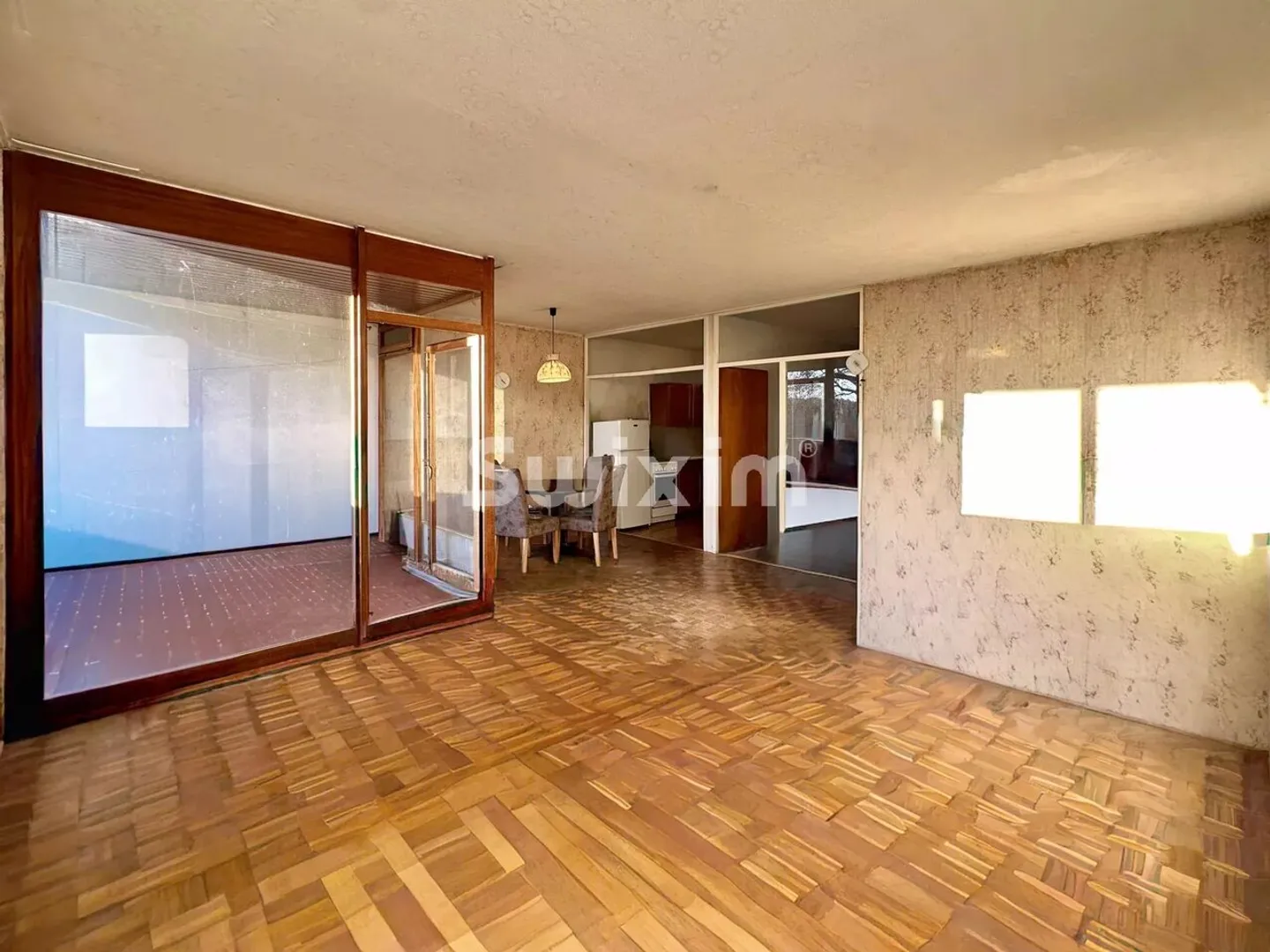 Bright 4-Room Apartment with Terrace - Photo 1 of 11