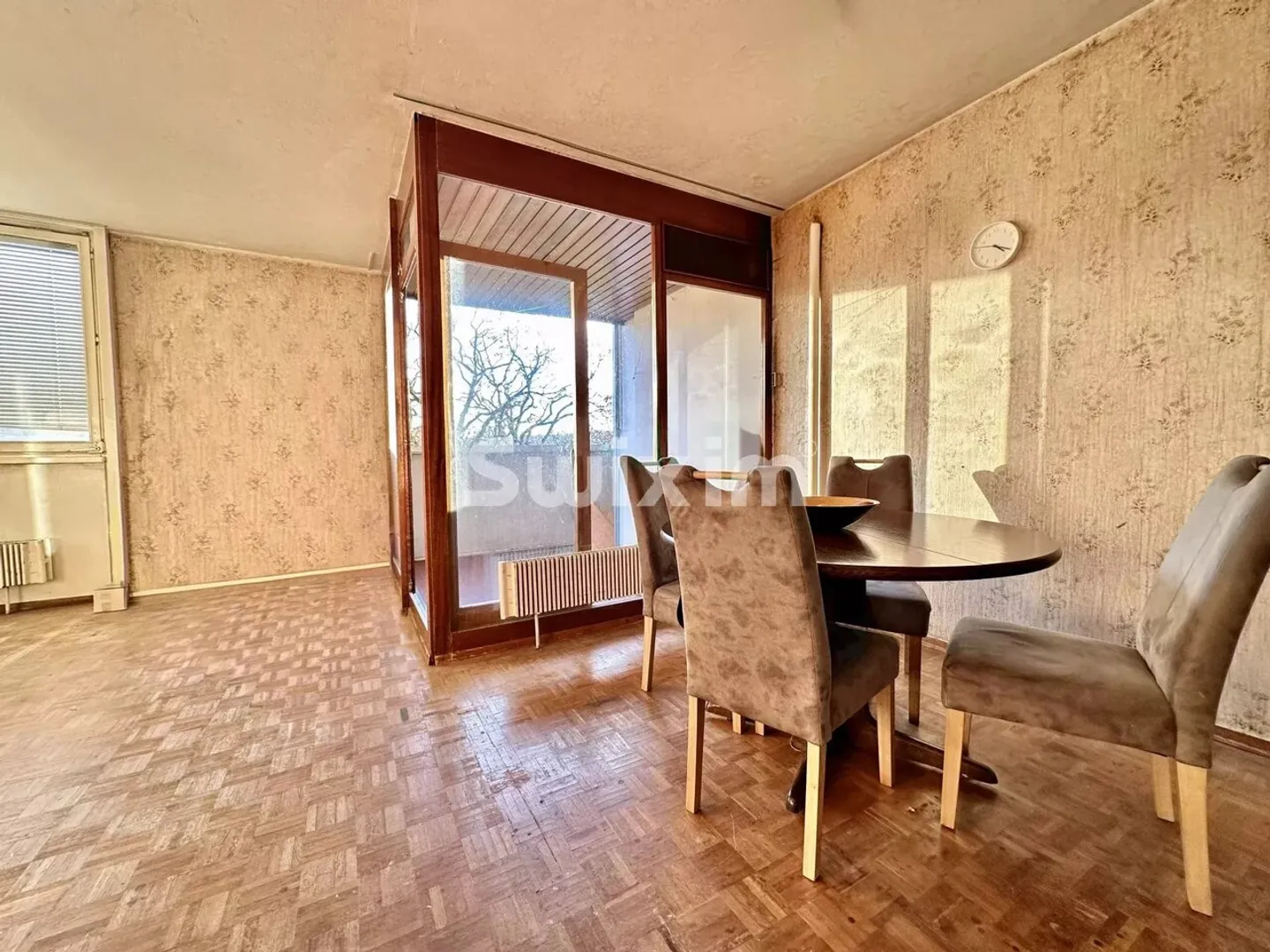 Bright 4-Room Apartment with Terrace - Photo 4 of 11