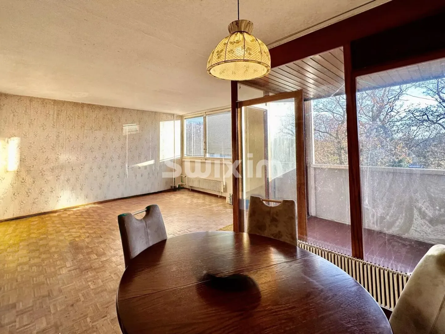 Bright 4-Room Apartment with Terrace - Photo 6 of 11