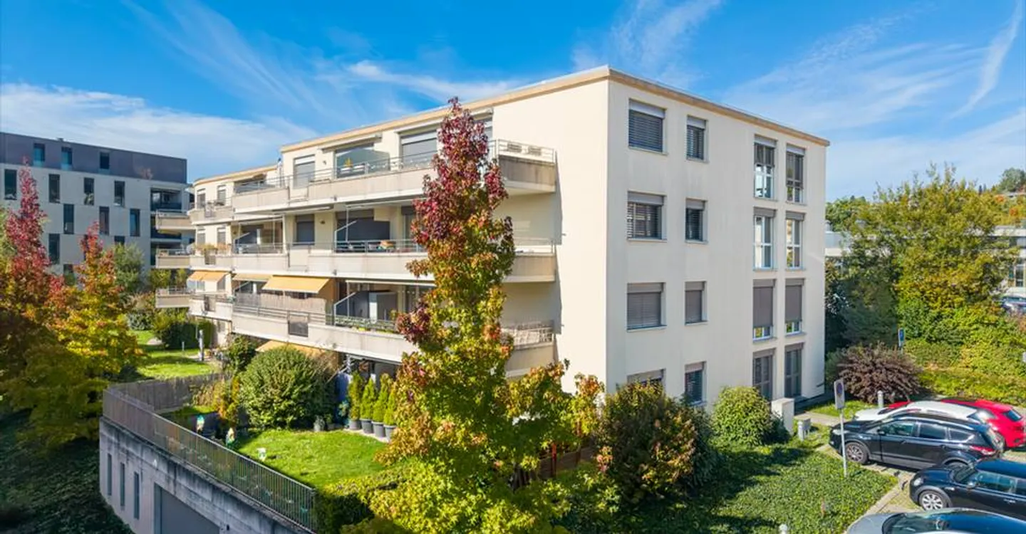 Mixed-use building for rent - Photo 9 of 9